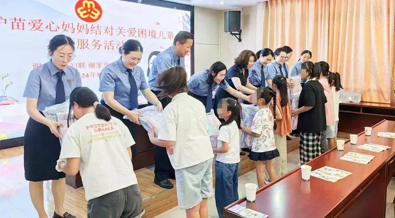 л�커�� Ϊ�����--л�Ҽ������Ժ��չ���������衱��Թذ��