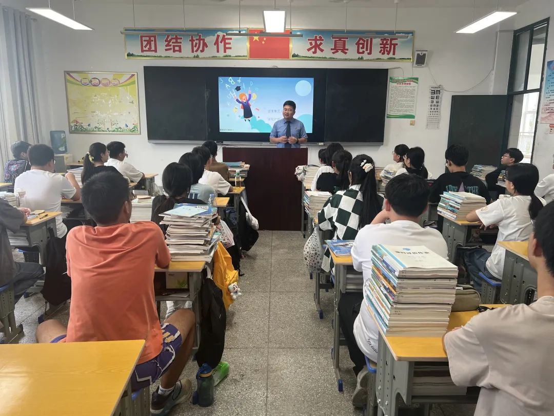 ����л�커�硱δ����á�������ѧ��һ�Σ��ܾ�У԰����